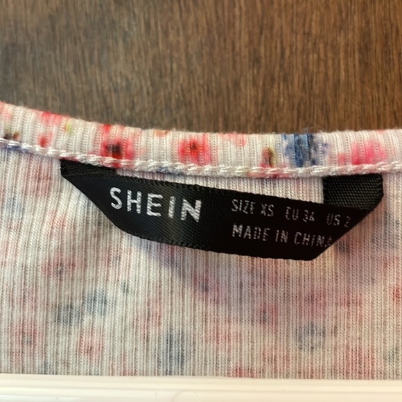 SHEIN Floral Print Crop Top - Picture 6 of 6